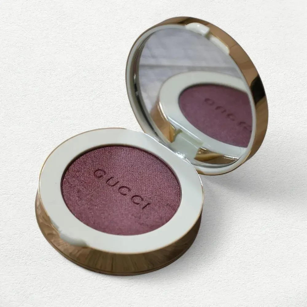 Gucci Glow Blush in 05 Soft Plum